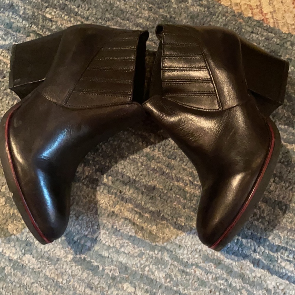 Cowboy leather ankle booties black 6